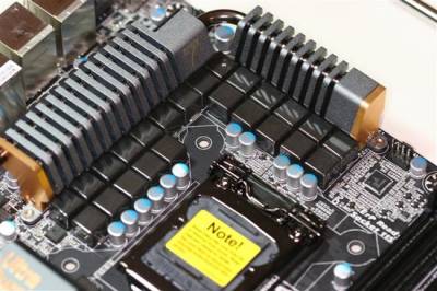 Материнская плата Gigabyte P67A-UD7 под чипы Sandy Bridge в подробностях