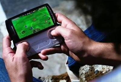 На Xperia Play не будет дефицита игр