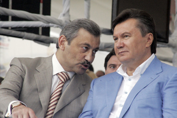 Янукович подбирает для Крыма нового хозяина